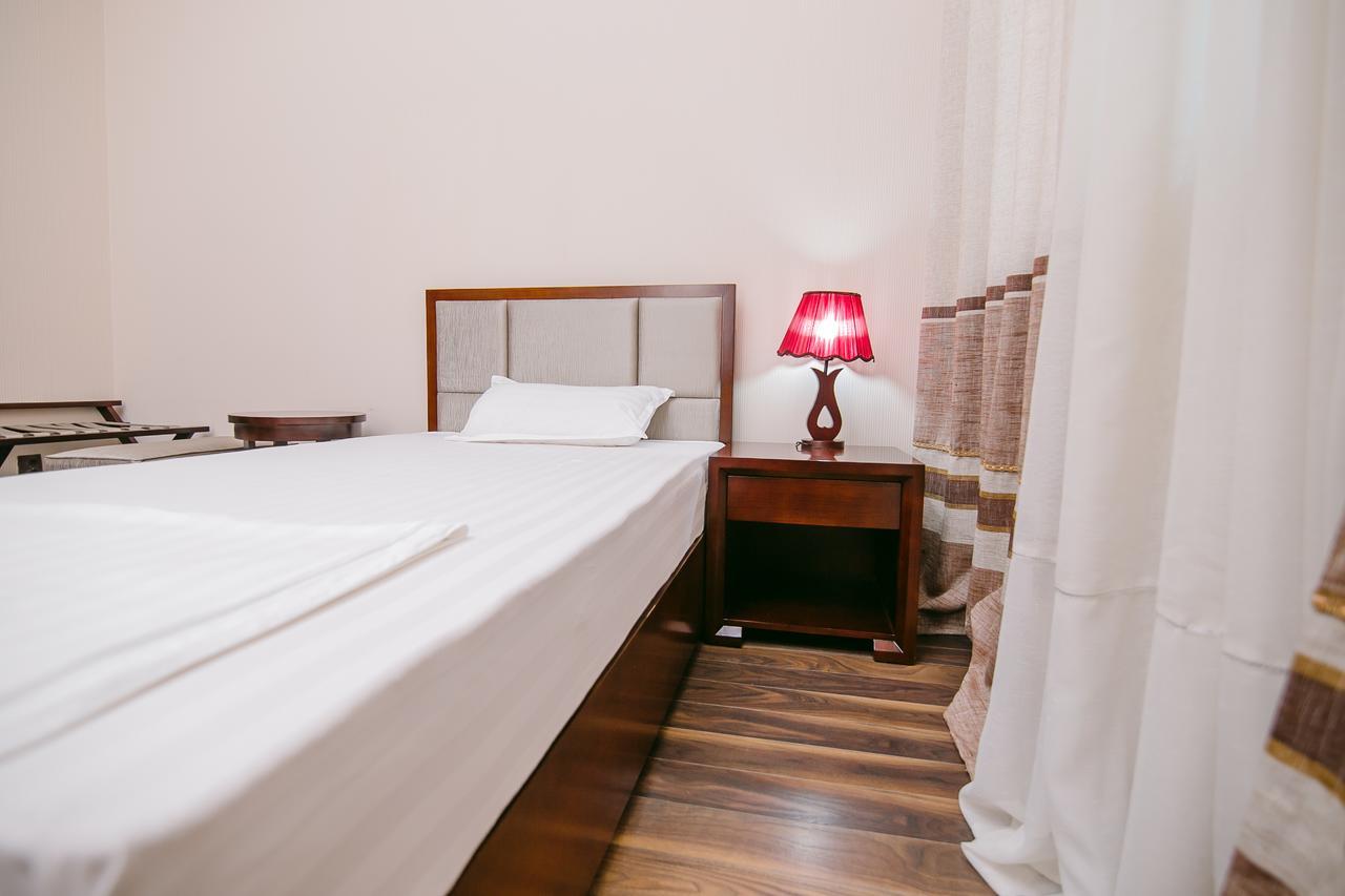 Hotel Inju タラズ エクステリア 写真